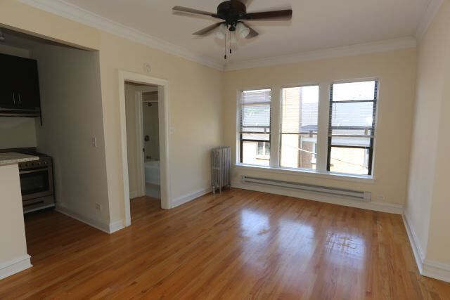 Building Photo - 4644 N Paulina St