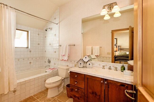 Building Photo - 849 Serviceberry Ln