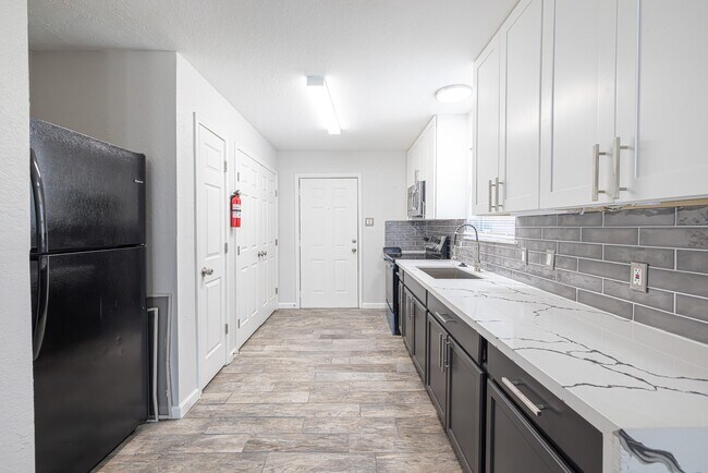 Building Photo - 11915 Greenmesa Dr