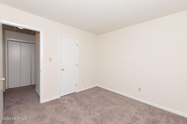 Building Photo - 111 Cherrywood Ct