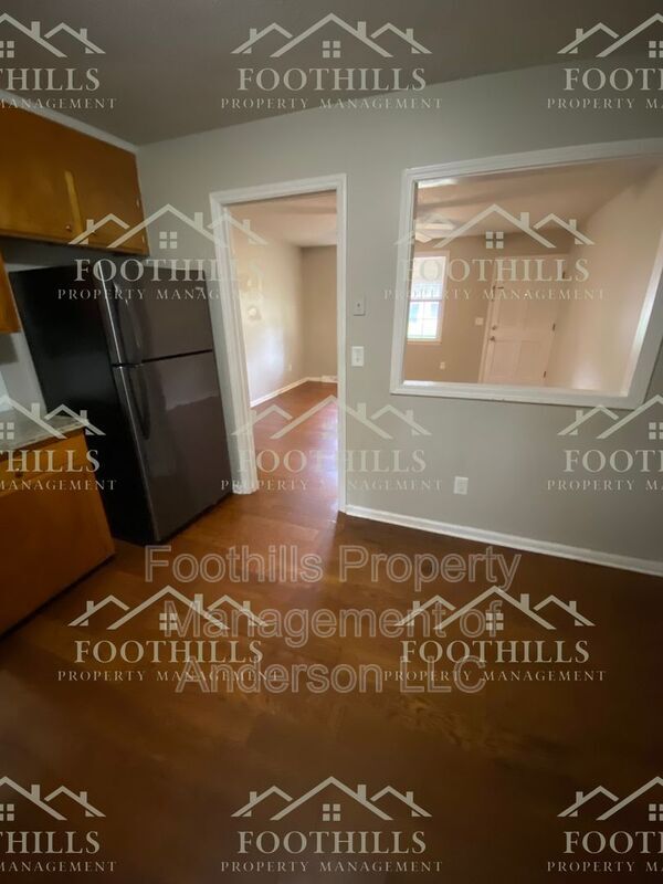 Building Photo - 304 Wildwood Drive -Unit A