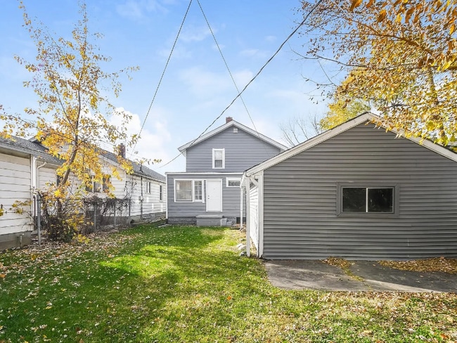 Building Photo - 3002 McKinley St