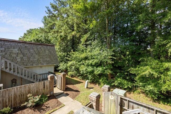 Building Photo - Fully Renovated Condo for Rent in Virginia...
