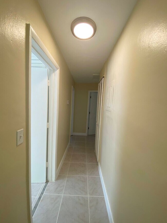 Building Photo - Beautiful 3-bedroom home located in Delray...