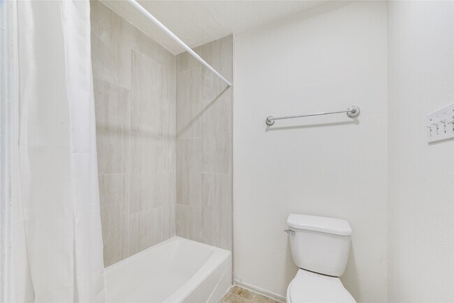 Building Photo - 18318 Ella Blvd