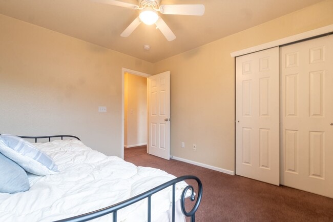 Building Photo - Obsidian View townhome for rent!