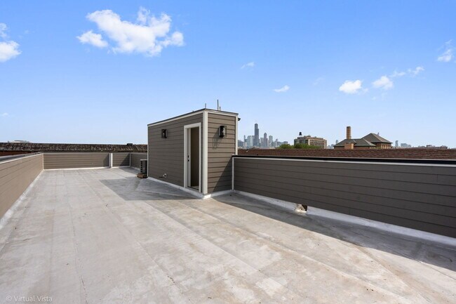 Building Photo - 2122 W 18th Pl