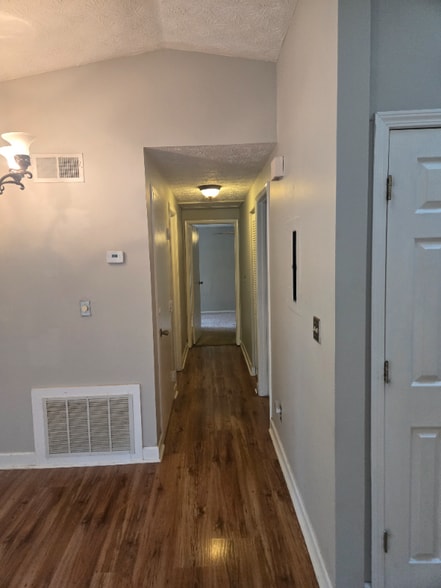 Building Photo - 1244 Keys Lake Dr NE