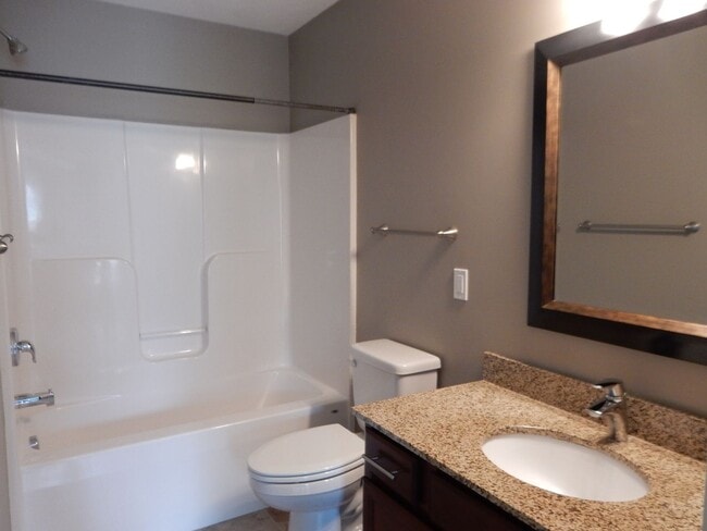 Building Photo - Like New Townhome in Old SW! Close to Cari...