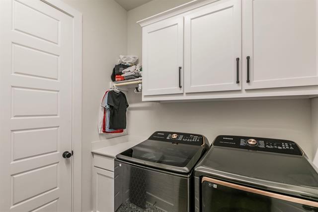 Building Photo - 2104 Palafox Dr