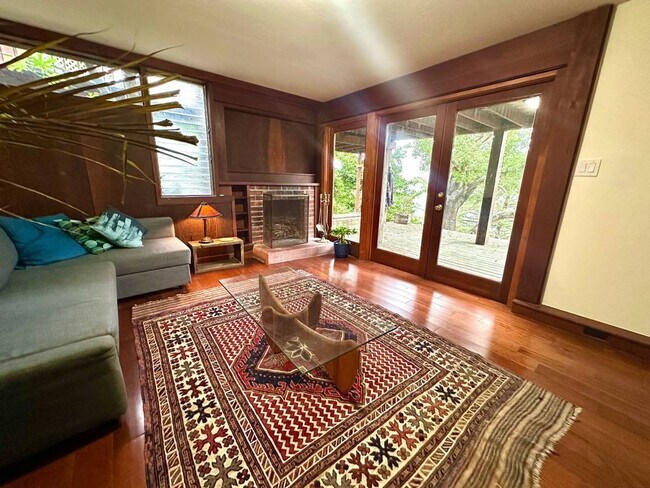 Building Photo - Cozy and Furnished-1 Bedroom, 1 Bath with Mountain Views