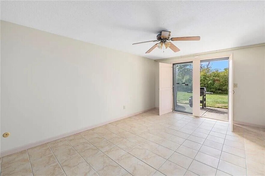 Building Photo - 510 Child St