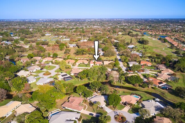 Building Photo - 2281 SW Starling Dr