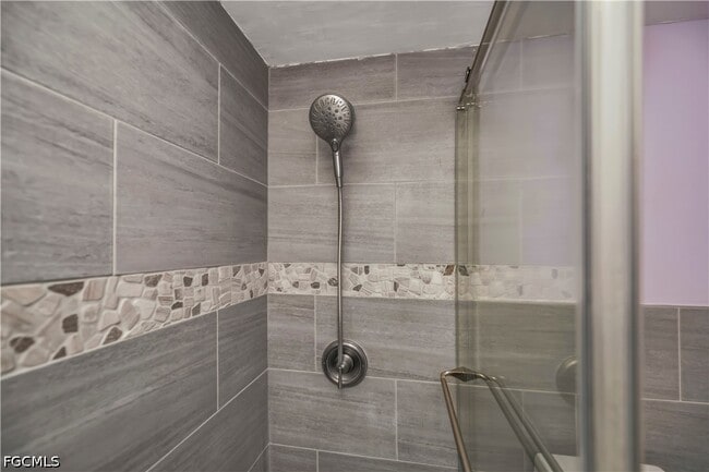 Building Photo - 1900 Clifford St