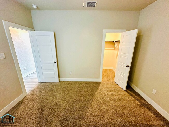 Building Photo - Welcome Home to Modern Elegance in Copper Branch!