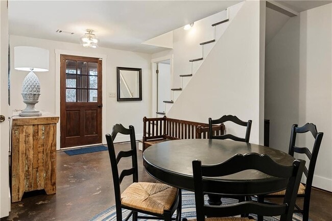 Building Photo - 4035 Lacey Dr