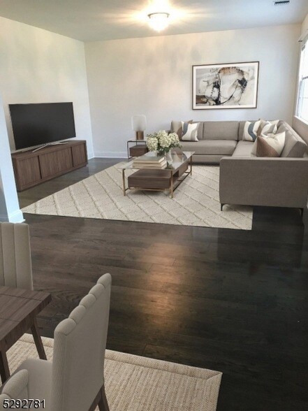 Building Photo - 19 Hewetson Rd