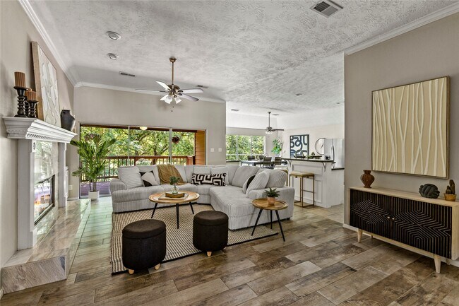 Building Photo - 170 April Cove