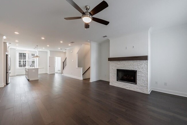 Building Photo - 510 Healy Dr