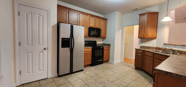 Building Photo - 302 Savannah Dr