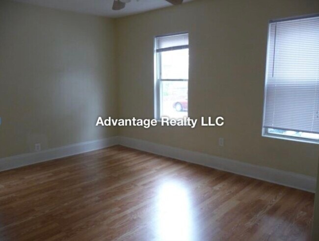 Building Photo - 40 Lambert St