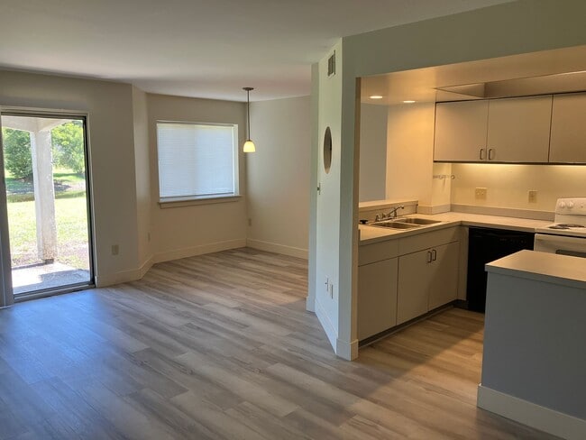 Building Photo - 2 Bedroom 2 Bathroom Condo in Calabash