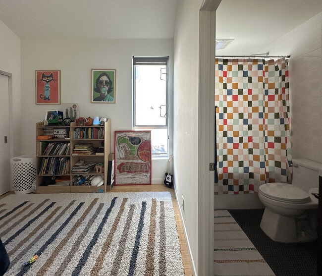 Building Photo - 2284 India St