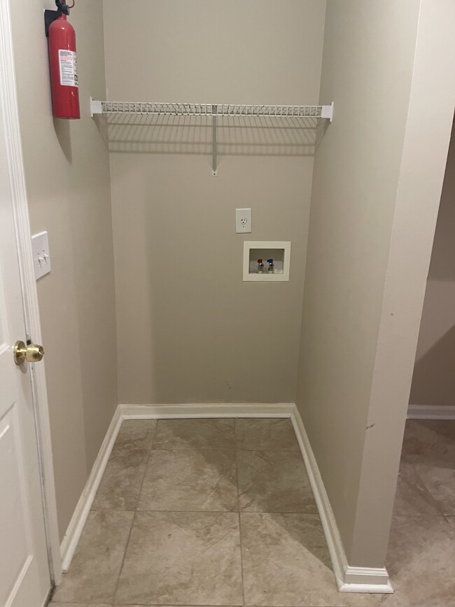 Building Photo - 5669 Wind Gate Ln