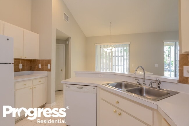 Building Photo - 28147 Brokenmead Path