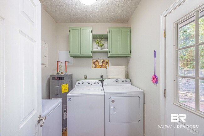 Building Photo - 118 Donna Cir