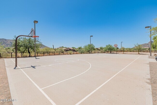 Building Photo - 5420 W Desert Hollow Dr