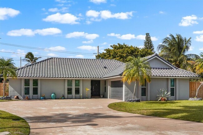 Building Photo - 6975 Bianchini Cir