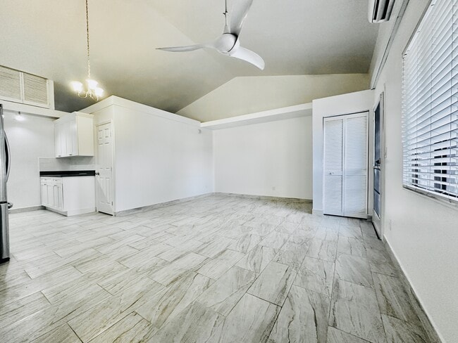 Building Photo - 826 Wiggins Pass Rd