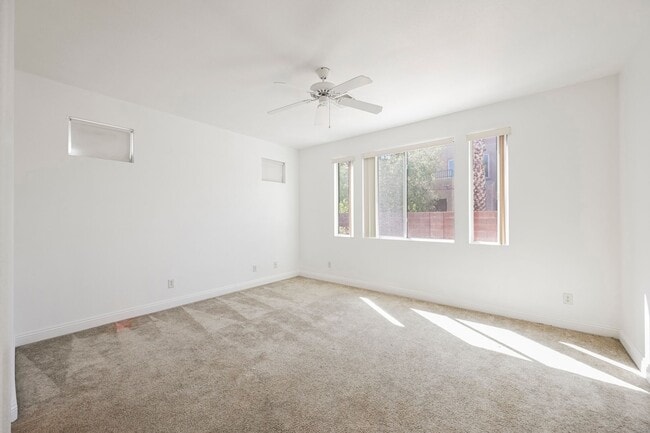 Building Photo - Welcome Home!  One Store Home