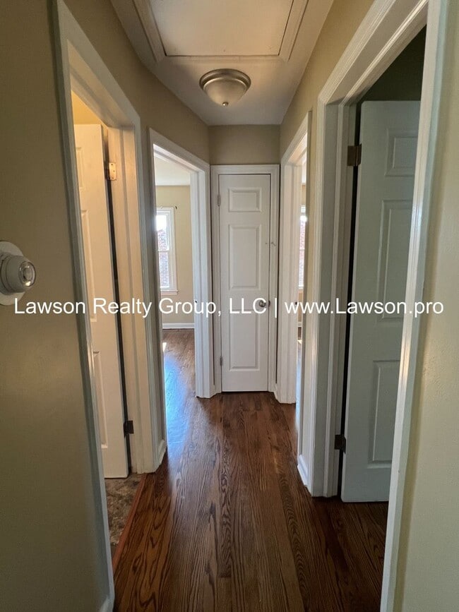 Building Photo - Three Bedroom Home - Convenient Location!