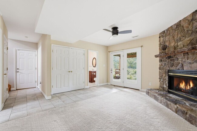 Building Photo - Experience a private retreat just beyond the city limits of Winchester where scenic beauty and re...