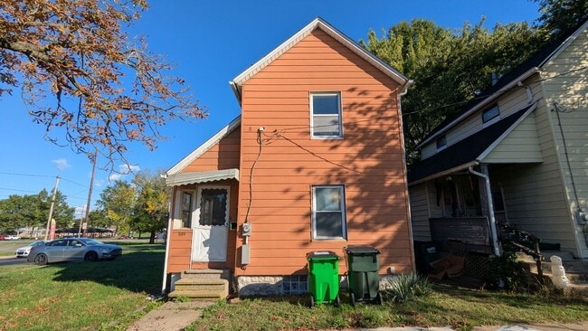 Primary Photo - Welcome to this single-family home located...