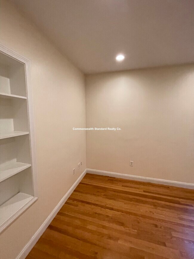 Building Photo - 1801 Beacon St