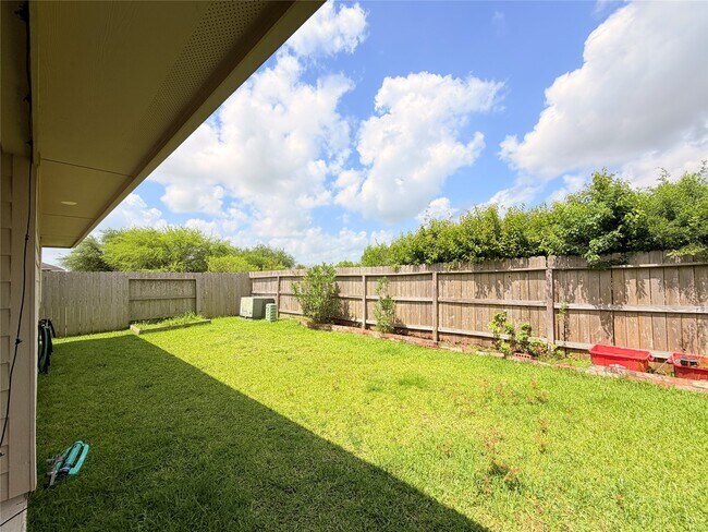 Building Photo - 8614 Brookdale Park Ln