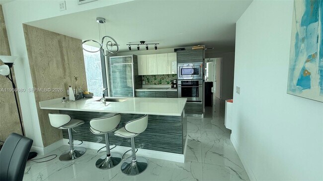 Building Photo - 460 NE 28th St