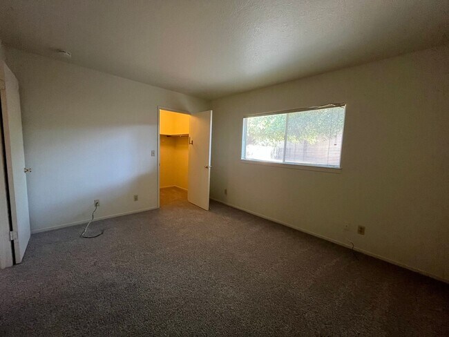 Building Photo - 2358004/85