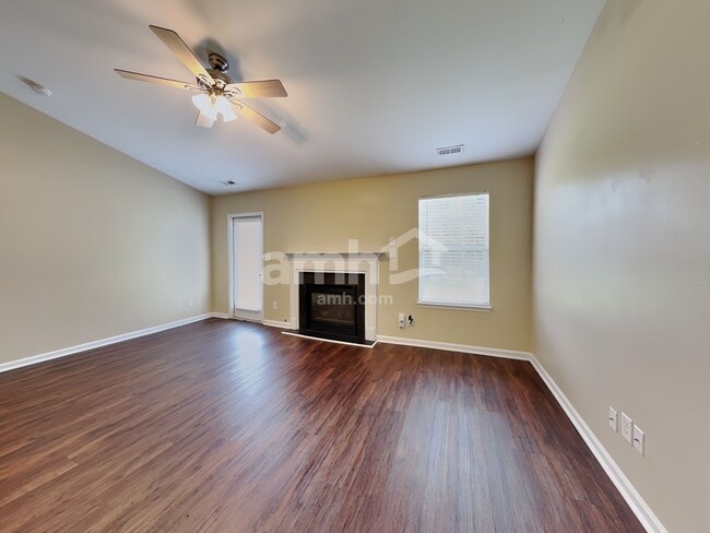 Building Photo - 224 N Fuquay Springs Ave