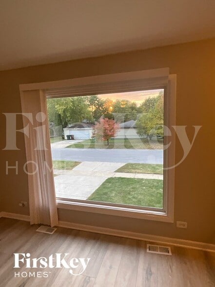 Building Photo - 17213 Springtide Ln