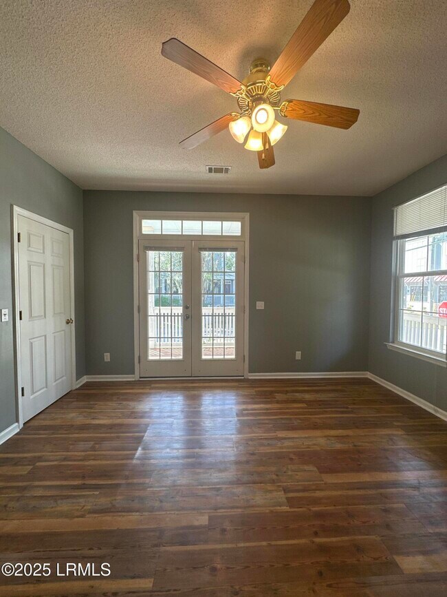 Building Photo - 2210 Waddell Rd
