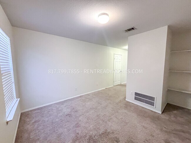Building Photo - 617 Stirrup Bar Dr
