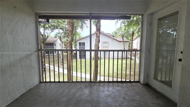Building Photo - 9277 SW 138th Pl