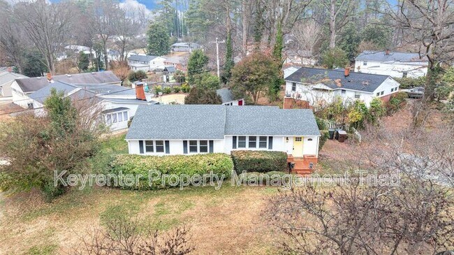 Building Photo - 1501 Quail Dr