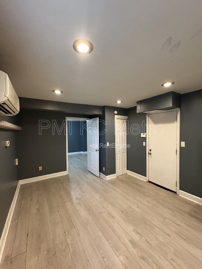 Building Photo - 4629 Harrison St