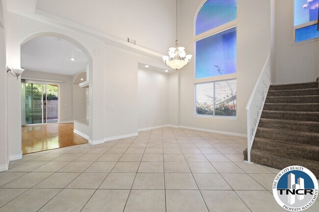 Building Photo - Gorgeous 4 Bedroom | 3.5 Bath