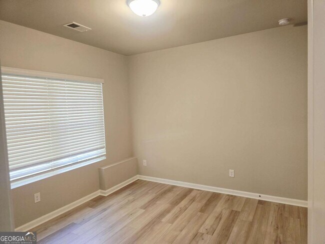 Building Photo - 213 N Fortune Way